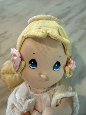 Precious Moments Blue-Eyed PrayingAngel Doll with Pink Bows